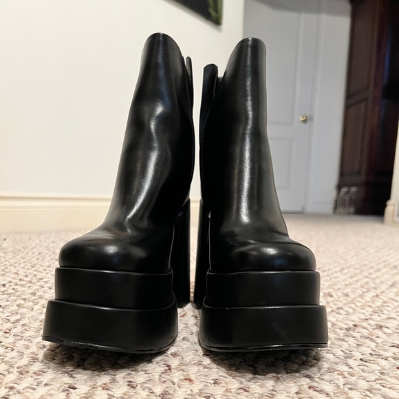 ALDO Platform Bootie - New - Size 7 - Picture 2 of 8